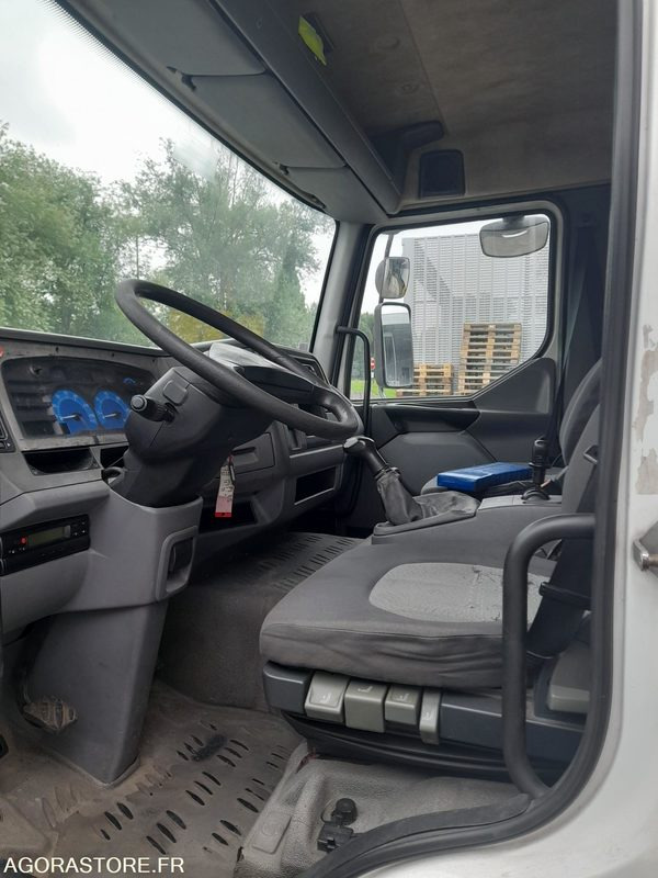 Kravas automašīna Renault Midlum - 2005 - 685870 Kms: foto 6 Kravas automašīna Renault Midlum - 2005 - 685870 Kms: foto 6