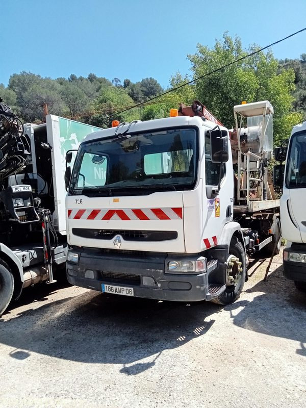 Renault Véhicule Industriel - Polybenne Premium 250 - Kravas automašīna: foto 3 Renault Véhicule Industriel - Polybenne Premium 250 - Kravas automašīna: foto 3