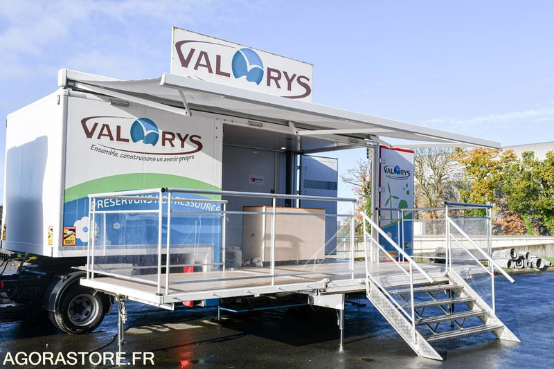 VEHICULE EVENEMENTIEL - CAMION PODIUM IVECO DAILY 6000 kms 2018 - Kravas automašīna: foto 4 VEHICULE EVENEMENTIEL - CAMION PODIUM IVECO DAILY 6000 kms 2018 - Kravas automašīna: foto 4