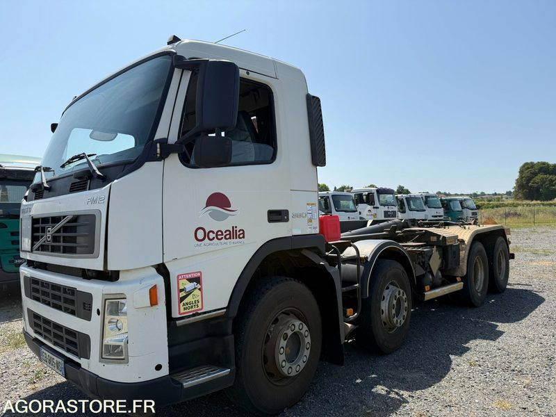 VOLVO FM12 380 - 2004 - 636 982 - Kravas automašīna: foto 1 VOLVO FM12 380 - 2004 - 636 982 - Kravas automašīna: foto 1