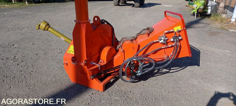 Broyeur de branches - Lauksaimniecības tehnika: foto 1 Broyeur de branches - Lauksaimniecības tehnika: foto 1