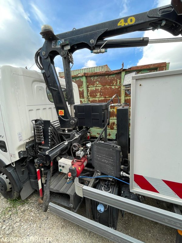 Laveuse de rue - Ielu tīrīšanas mašīna: foto 1 Laveuse de rue - Ielu tīrīšanas mašīna: foto 1