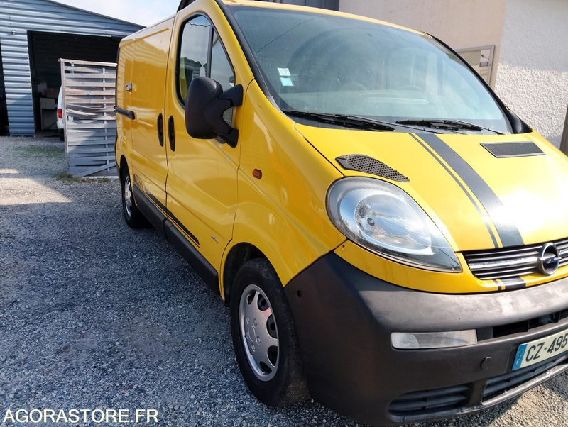 Lot A12 - Opel Vivaro - Kravas mikroautobuss: foto 3 Lot A12 - Opel Vivaro - Kravas mikroautobuss: foto 3