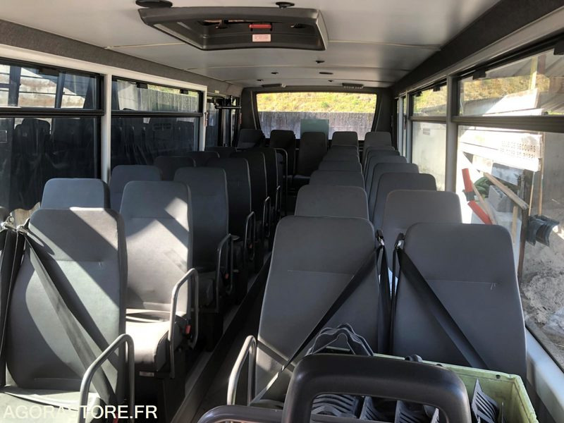 MINI-BUS MERCEDES VARIO - 127178 kms - 2000 - Mikroautobuss, Pasažieru furgons: foto 3 MINI-BUS MERCEDES VARIO - 127178 kms - 2000 - Mikroautobuss, Pasažieru furgons: foto 3