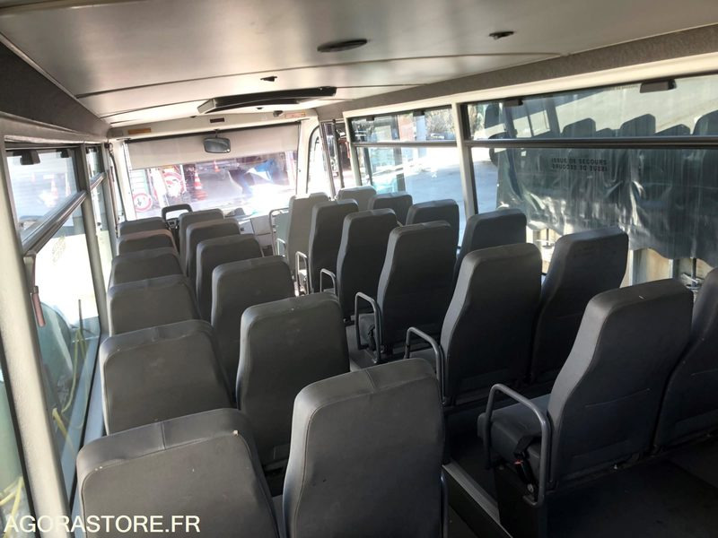MINI-BUS MERCEDES VARIO - 127178 kms - 2000 - Mikroautobuss, Pasažieru furgons: foto 5 MINI-BUS MERCEDES VARIO - 127178 kms - 2000 - Mikroautobuss, Pasažieru furgons: foto 5