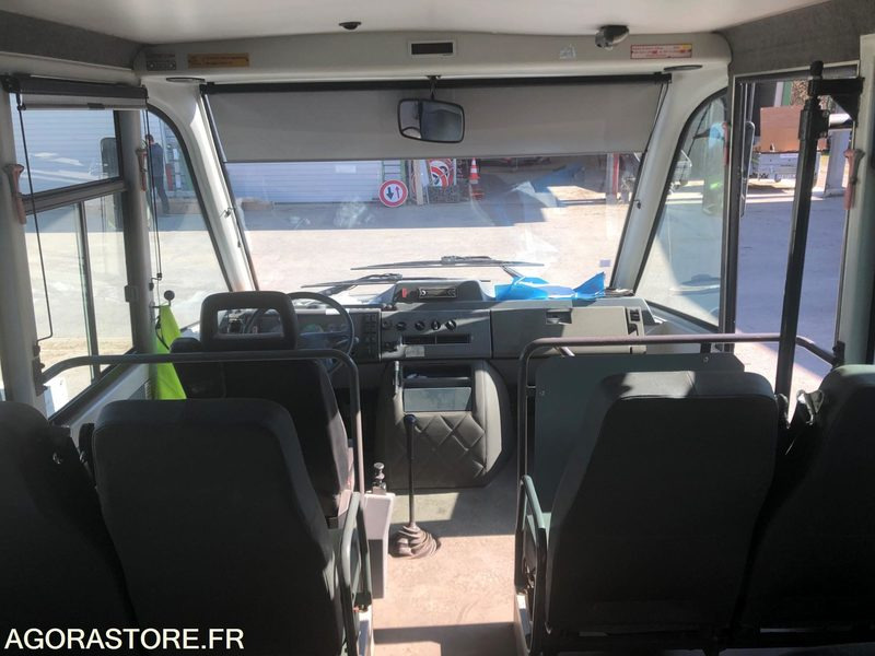 MINI-BUS MERCEDES VARIO - 127178 kms - 2000 - Mikroautobuss, Pasažieru furgons: foto 4 MINI-BUS MERCEDES VARIO - 127178 kms - 2000 - Mikroautobuss, Pasažieru furgons: foto 4