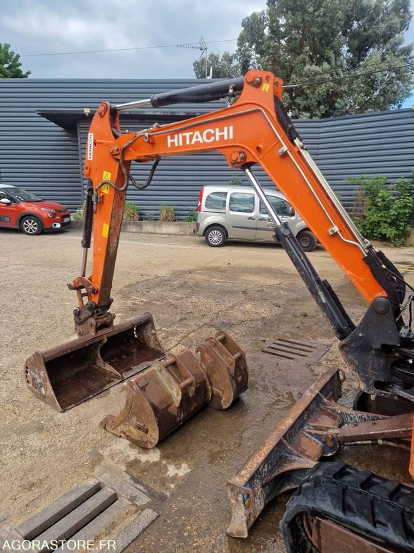 MINI PELLE HYDRAULIQUE SUR CHENILLES CAOUTCHOUC HITACHI ZX26U DIESEL 19.7CV 2017 - Mini-ekskavators: foto 5 MINI PELLE HYDRAULIQUE SUR CHENILLES CAOUTCHOUC HITACHI ZX26U DIESEL 19.7CV 2017 - Mini-ekskavators: foto 5