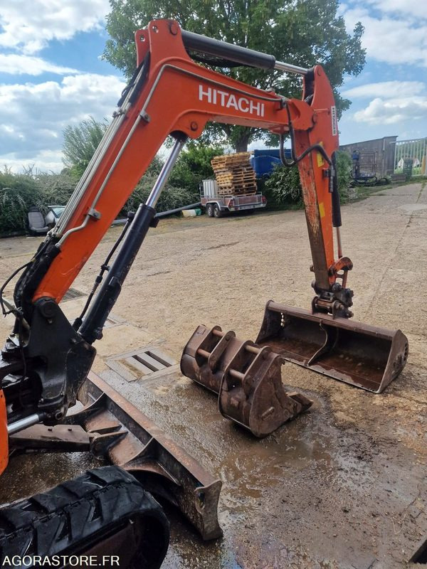 MINI PELLE HYDRAULIQUE SUR CHENILLES CAOUTCHOUC HITACHI ZX26U DIESEL 19.7CV 2017 - Mini-ekskavators: foto 1 MINI PELLE HYDRAULIQUE SUR CHENILLES CAOUTCHOUC HITACHI ZX26U DIESEL 19.7CV 2017 - Mini-ekskavators: foto 1