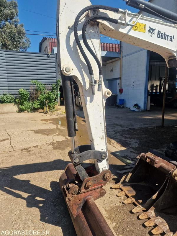 MINI PELLE SUR CHENILLE CAOUTCHOUC BOBCAT 5T E45 AVEC 3 GODETS - 2017 - 1715h - Mini-ekskavators: foto 4 MINI PELLE SUR CHENILLE CAOUTCHOUC BOBCAT 5T E45 AVEC 3 GODETS - 2017 - 1715h - Mini-ekskavators: foto 4