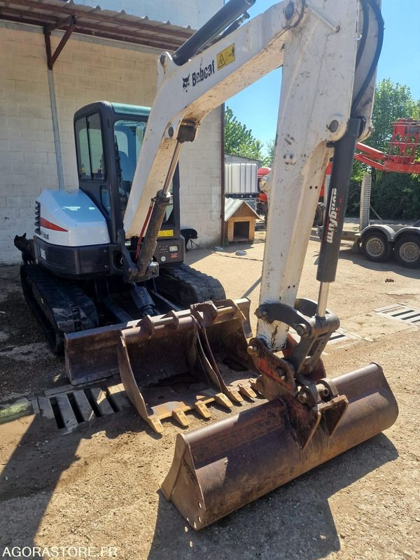 MINI PELLE SUR CHENILLE CAOUTCHOUC BOBCAT 5T E45 AVEC 3 GODETS - 2017 - 1715h - Mini-ekskavators: foto 1 MINI PELLE SUR CHENILLE CAOUTCHOUC BOBCAT 5T E45 AVEC 3 GODETS - 2017 - 1715h - Mini-ekskavators: foto 1