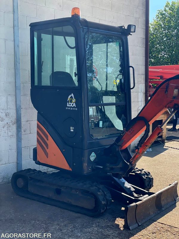 MINI-PELLE SUR CHENILLE CAOUTCHOUC HITACHI ZX17U-2 15CV 1.9T AVEC 3 GODETS - Ekskavators: foto 4 MINI-PELLE SUR CHENILLE CAOUTCHOUC HITACHI ZX17U-2 15CV 1.9T AVEC 3 GODETS - Ekskavators: foto 4
