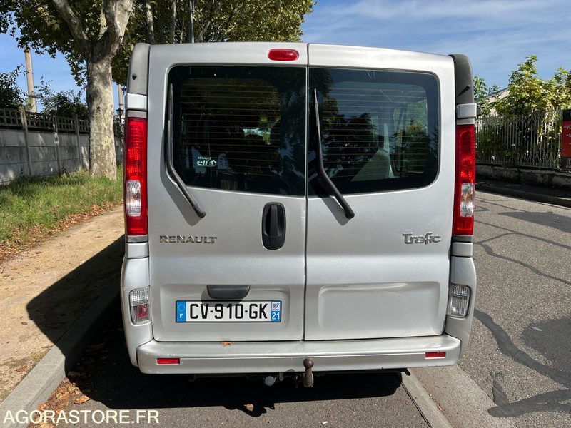 MINIBUS VL - 9 PLACES - TRAFIC - L2 H1 - 115 CH - CLIM- 165200 KMS - ATTELAGE - Mikroautobuss, Pasažieru furgons: foto 5 MINIBUS VL - 9 PLACES - TRAFIC - L2 H1 - 115 CH - CLIM- 165200 KMS - ATTELAGE - Mikroautobuss, Pasažieru furgons: foto 5