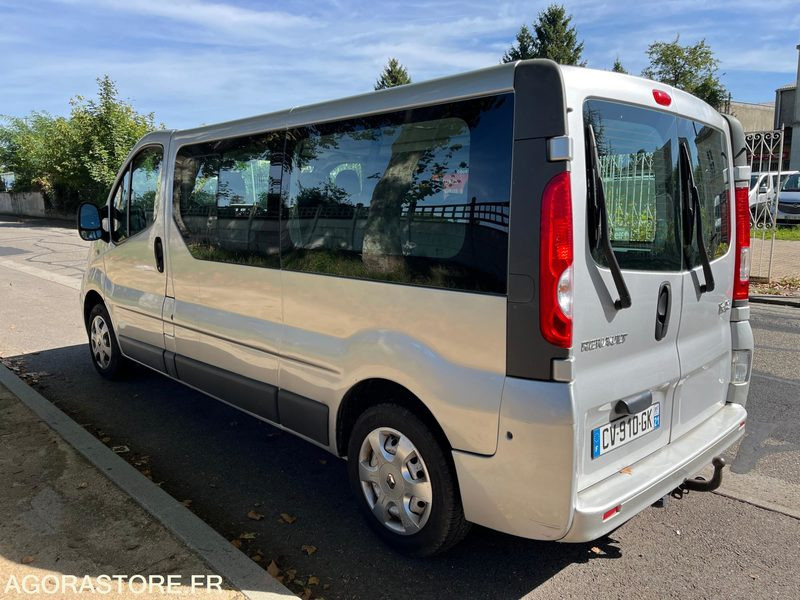 MINIBUS VL - 9 PLACES - TRAFIC - L2 H1 - 115 CH - CLIM- 165200 KMS - ATTELAGE - Mikroautobuss, Pasažieru furgons: foto 4 MINIBUS VL - 9 PLACES - TRAFIC - L2 H1 - 115 CH - CLIM- 165200 KMS - ATTELAGE - Mikroautobuss, Pasažieru furgons: foto 4