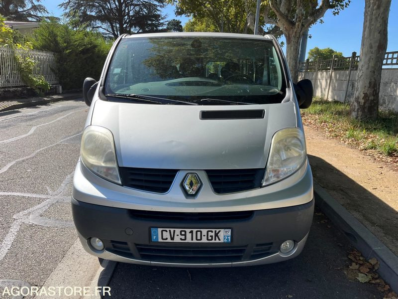 MINIBUS VL - 9 PLACES - TRAFIC - L2 H1 - 115 CH - CLIM- 165200 KMS - ATTELAGE - Mikroautobuss, Pasažieru furgons: foto 2 MINIBUS VL - 9 PLACES - TRAFIC - L2 H1 - 115 CH - CLIM- 165200 KMS - ATTELAGE - Mikroautobuss, Pasažieru furgons: foto 2