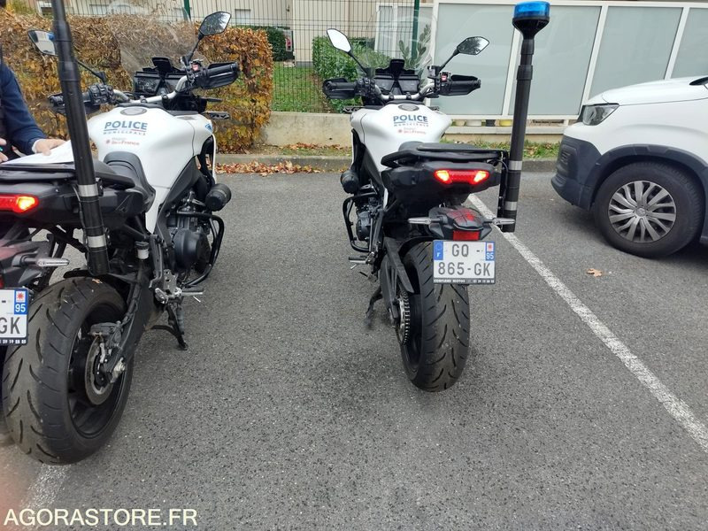 MOTO YAMAHA POLICE MUNICIPALE - Motocikls: foto 3 MOTO YAMAHA POLICE MUNICIPALE - Motocikls: foto 3