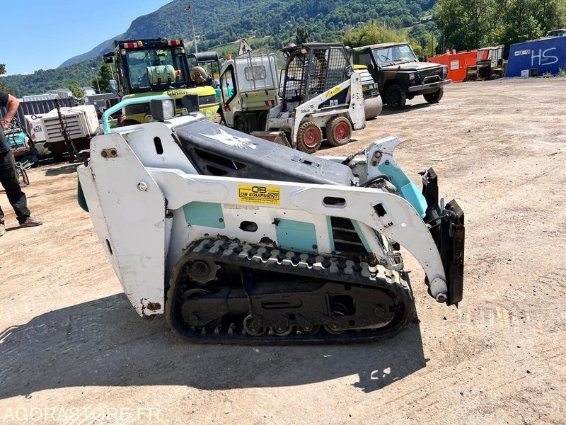 Mini-chargeuseà chenilles Bobcat MT55 - Kāpurķēžu kompaktiekrāvējs: foto 5 Mini-chargeuseà chenilles Bobcat MT55 - Kāpurķēžu kompaktiekrāvējs: foto 5