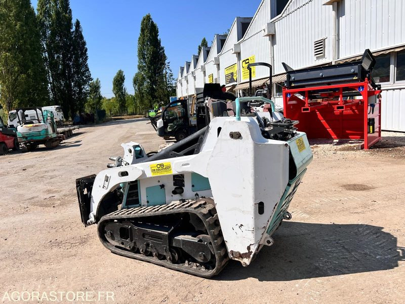 Mini-chargeuseà chenilles Bobcat MT55 - Kāpurķēžu kompaktiekrāvējs: foto 2 Mini-chargeuseà chenilles Bobcat MT55 - Kāpurķēžu kompaktiekrāvējs: foto 2