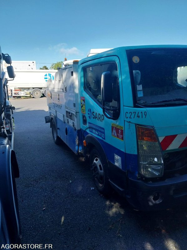 NISSAN Cabstar 3T5 BAROCLEAN 2011 (400 000Km) NON ROULANT EXPORT EXCLUSIVEMENT - Asenizācijas mašīna: foto 3 NISSAN Cabstar 3T5 BAROCLEAN 2011 (400 000Km) NON ROULANT EXPORT EXCLUSIVEMENT - Asenizācijas mašīna: foto 3