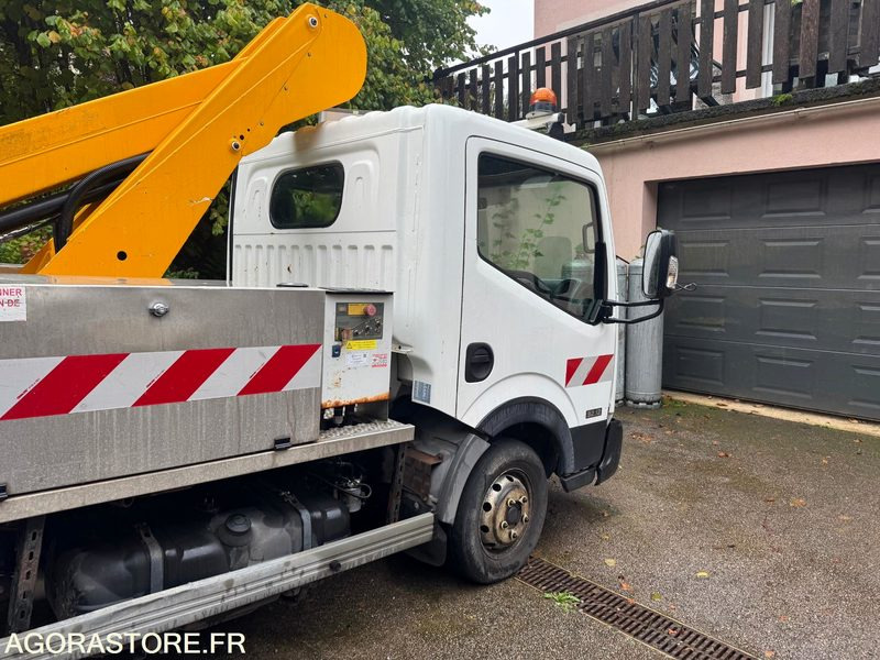 Nacelle Nissan CABSTAR - 2014 - 98 000kms - Komercauto pašizgāzējs: foto 1 Nacelle Nissan CABSTAR - 2014 - 98 000kms - Komercauto pašizgāzējs: foto 1