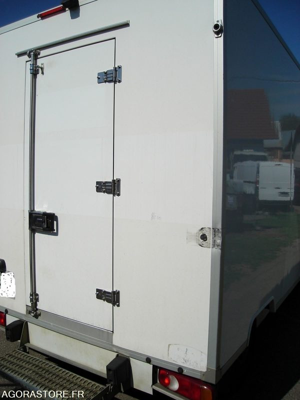 OPEL VIVARO FRIGORIFIQUE - 2017 - 159600KM - Komercauto refrižerators: foto 3 OPEL VIVARO FRIGORIFIQUE - 2017 - 159600KM - Komercauto refrižerators: foto 3