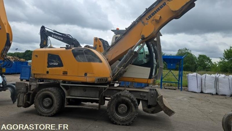 PELLE DE MANUTENTION SUR ROUE - LH22M LITRONIC LIEBHERR - 2017 / 12 053 HEURES - Ekskavators: foto 2 PELLE DE MANUTENTION SUR ROUE - LH22M LITRONIC LIEBHERR - 2017 / 12 053 HEURES - Ekskavators: foto 2