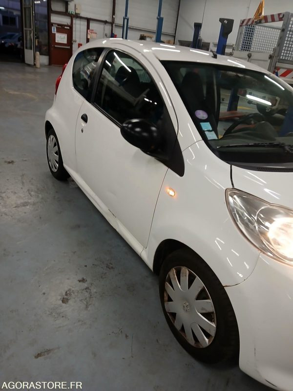 PEUGEOT 107 - 2008 - 142642 KM - Vieglā automašīna: foto 2 PEUGEOT 107 - 2008 - 142642 KM - Vieglā automašīna: foto 2