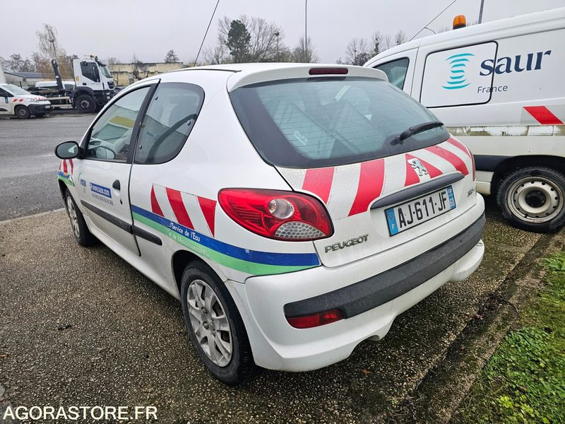 PEUGEOT 206+ - 2010 - 271008KM - AJ611JF - Vieglā automašīna: foto 4 PEUGEOT 206+ - 2010 - 271008KM - AJ611JF - Vieglā automašīna: foto 4