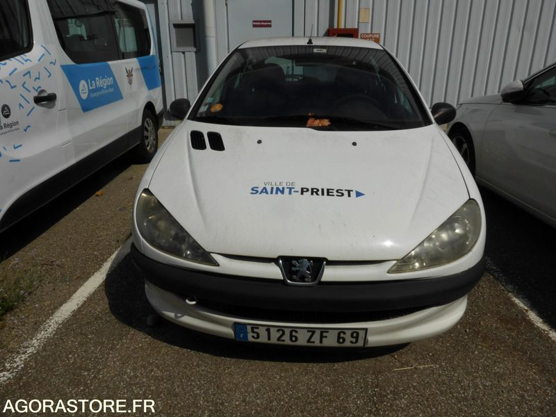 PEUGEOT 206 - Vieglā automašīna: foto 1 PEUGEOT 206 - Vieglā automašīna: foto 1