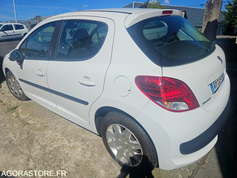 PEUGEOT 207 - Vieglā automašīna: foto 2 PEUGEOT 207 - Vieglā automašīna: foto 2