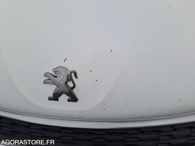 PEUGEOT 208 - 2013 / 191229 KM - Vieglā automašīna: foto 3 PEUGEOT 208 - 2013 / 191229 KM - Vieglā automašīna: foto 3