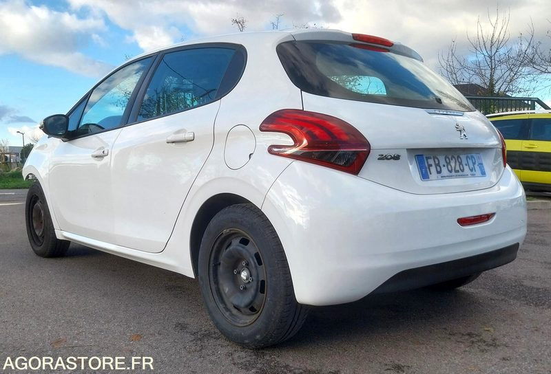 PEUGEOT 208 - 2018 - 121361km - ESSENCE - pour pièces - Vieglā automašīna: foto 5 PEUGEOT 208 - 2018 - 121361km - ESSENCE - pour pièces - Vieglā automašīna: foto 5