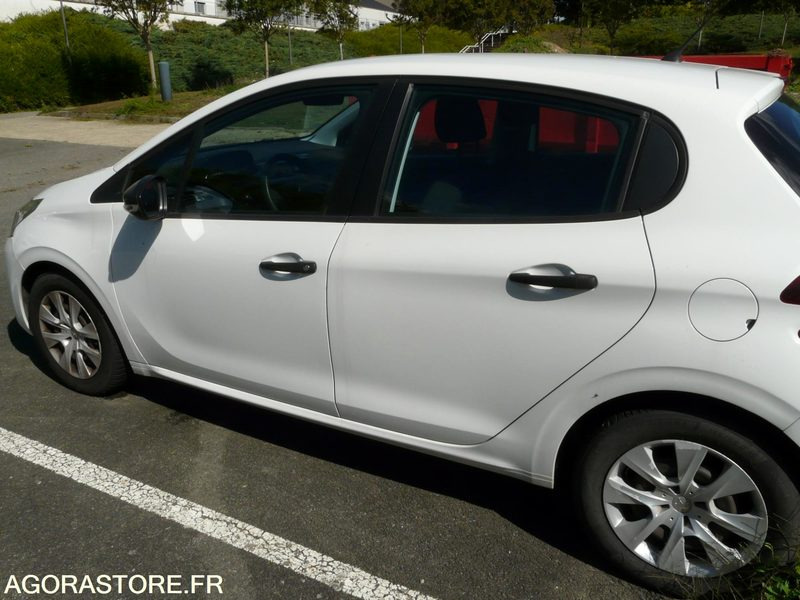 PEUGEOT 208 DX190CZ - Vieglā automašīna: foto 4 PEUGEOT 208 DX190CZ - Vieglā automašīna: foto 4