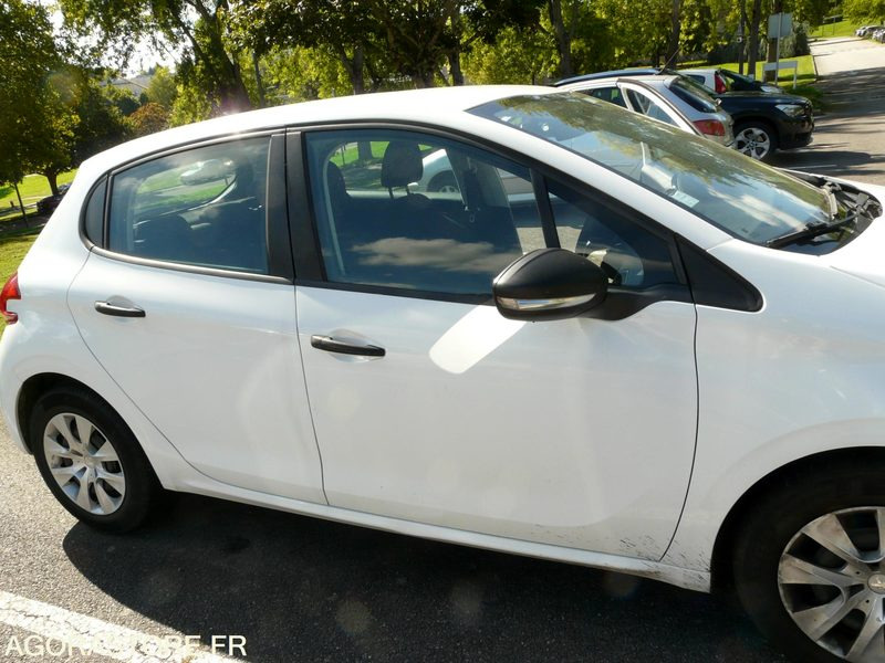 PEUGEOT 208 DX201CZ - Vieglā automašīna: foto 2 PEUGEOT 208 DX201CZ - Vieglā automašīna: foto 2