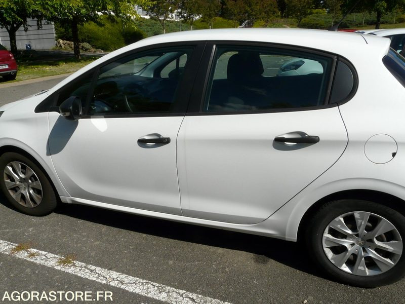PEUGEOT 208 DX201CZ - Vieglā automašīna: foto 4 PEUGEOT 208 DX201CZ - Vieglā automašīna: foto 4
