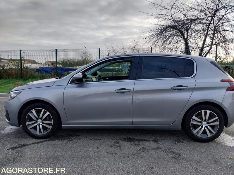 PEUGEOT 308 phase II - 110ch - 2019 - 172160km - ESSENCE - Vieglā automašīna: foto 4 PEUGEOT 308 phase II - 110ch - 2019 - 172160km - ESSENCE - Vieglā automašīna: foto 4