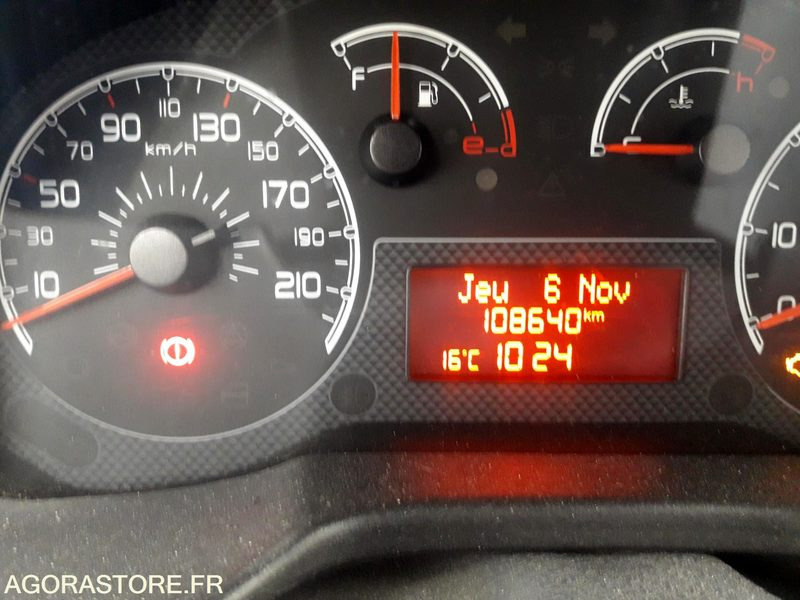 PEUGEOT BIPPER 2012 - Mazs furgons: foto 4 PEUGEOT BIPPER 2012 - Mazs furgons: foto 4