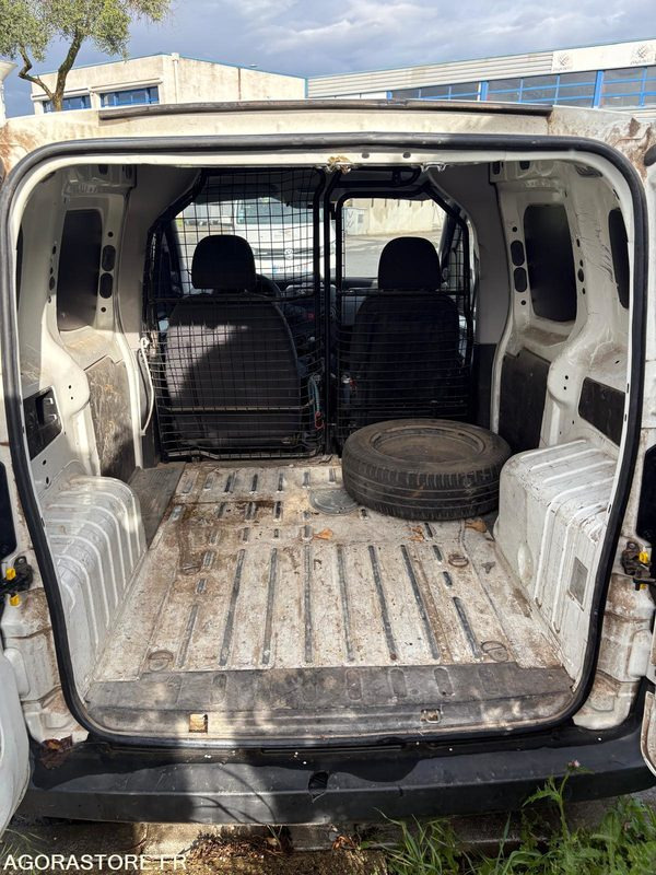 PEUGEOT BIPPER MOTEUR HS 2013 DIESEL 109297KM CP-759-XA N°VIN:VF3AAFHZOD8375606 - Mazs furgons: foto 5 PEUGEOT BIPPER MOTEUR HS 2013 DIESEL 109297KM CP-759-XA N°VIN:VF3AAFHZOD8375606 - Mazs furgons: foto 5