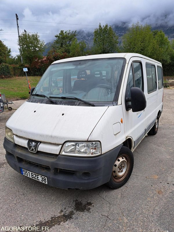 PEUGEOT BOXER-73 948 KMS-2003-551BZE38 - Mikroautobuss, Pasažieru furgons: foto 1 PEUGEOT BOXER-73 948 KMS-2003-551BZE38 - Mikroautobuss, Pasažieru furgons: foto 1