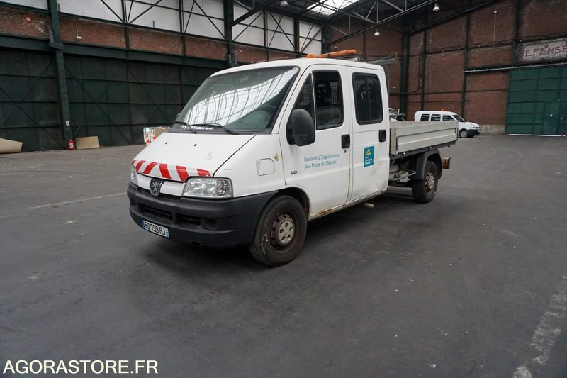 PEUGEOT BOXER PLATEAU DOUBLE CABINE - Komercauto pašizgāzējs: foto 1 PEUGEOT BOXER PLATEAU DOUBLE CABINE - Komercauto pašizgāzējs: foto 1