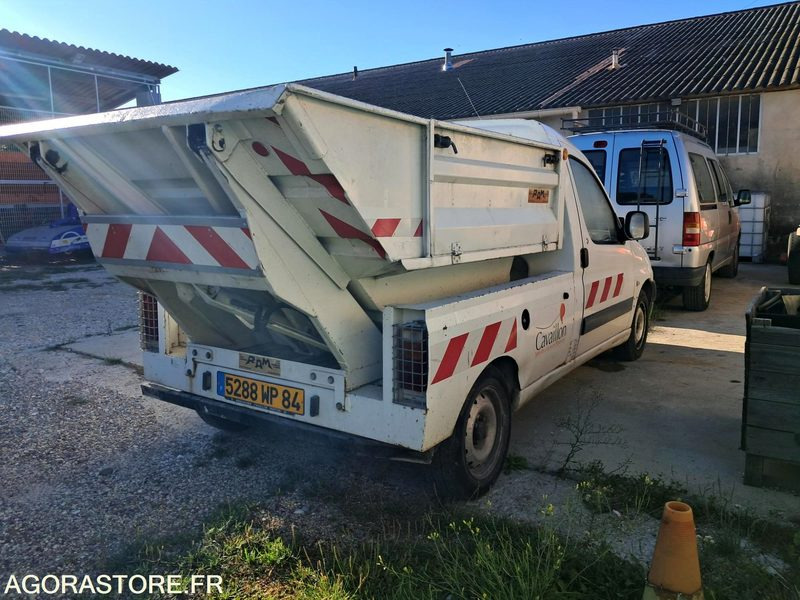 PEUGEOT PARTNER BENNE - Mazs furgons: foto 4 PEUGEOT PARTNER BENNE - Mazs furgons: foto 4