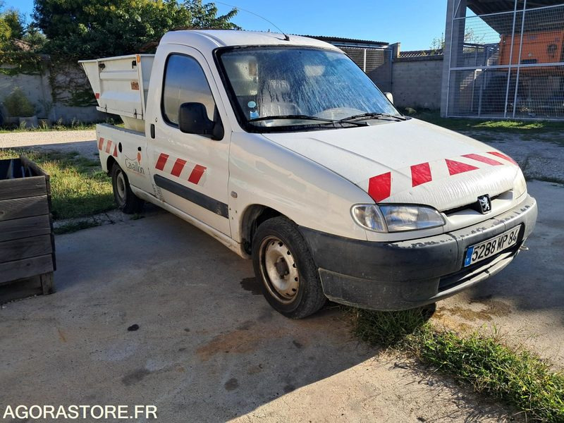 PEUGEOT PARTNER BENNE - Mazs furgons: foto 2 PEUGEOT PARTNER BENNE - Mazs furgons: foto 2