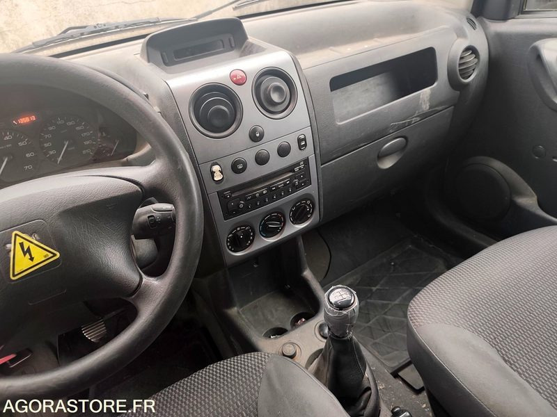 PEUGEOT PARTNER - Mazs furgons: foto 5 PEUGEOT PARTNER - Mazs furgons: foto 5