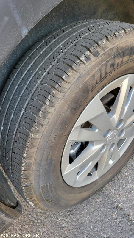 PEUGEOT RIFTER LONG PURETECH 110 S&S BVM6 ESSENCE DE 2019 - Vieglā automašīna: foto 5 PEUGEOT RIFTER LONG PURETECH 110 S&S BVM6 ESSENCE DE 2019 - Vieglā automašīna: foto 5