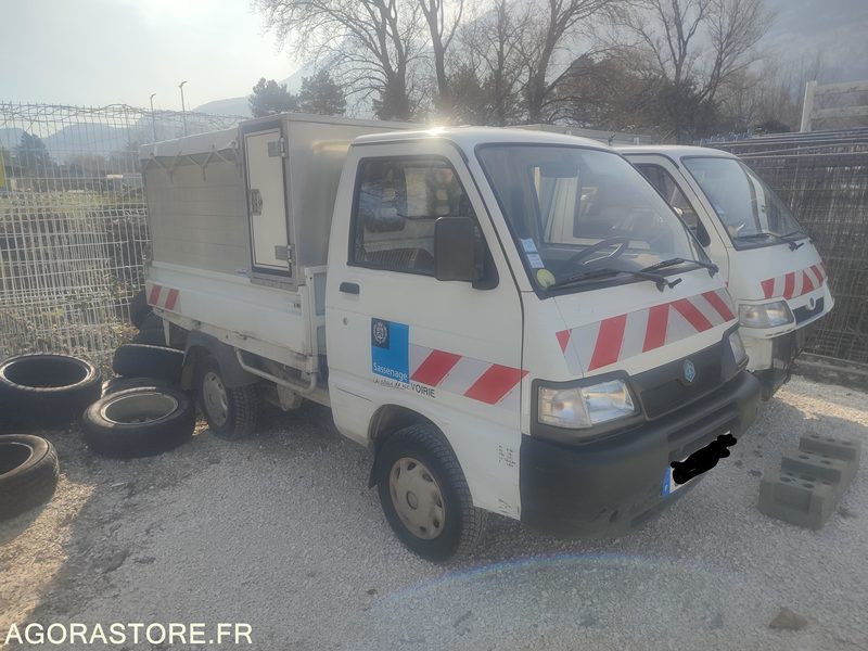 PIAGGIO 866 CZT 38 PORTER VENDU POUR PIECES VENDU SANS CONTROLE TECHNIQUE - Komercauto pašizgāzējs: foto 2 PIAGGIO 866 CZT 38 PORTER VENDU POUR PIECES VENDU SANS CONTROLE TECHNIQUE - Komercauto pašizgāzējs: foto 2