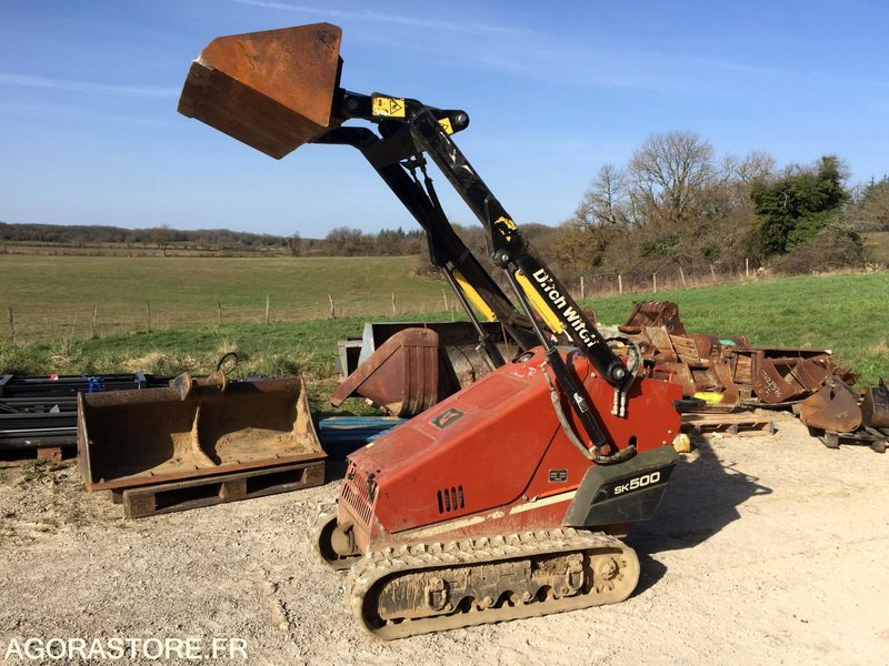 PORTE OUTILS à chenilles DITCH WITCH SK500 - Iekrāvējs: foto 1 PORTE OUTILS à chenilles DITCH WITCH SK500 - Iekrāvējs: foto 1