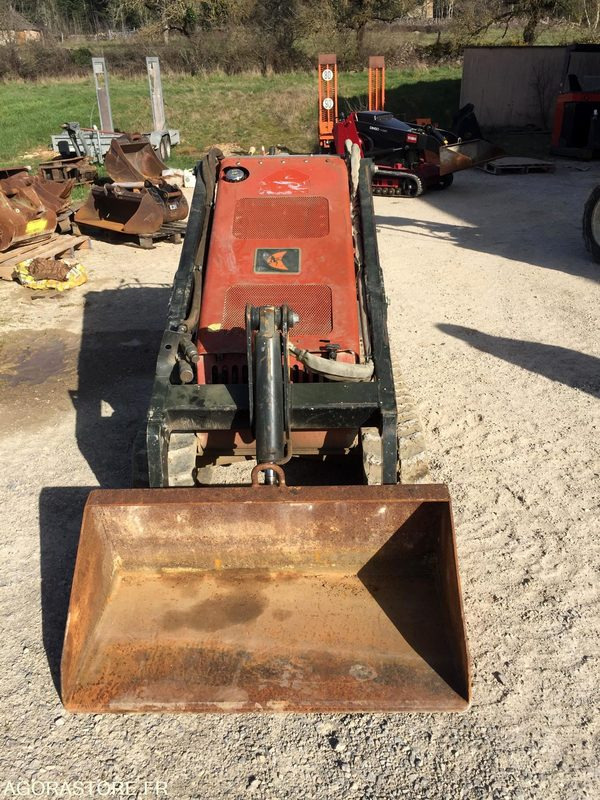 PORTE OUTILS à chenilles DITCH WITCH SK500 - Iekrāvējs: foto 3 PORTE OUTILS à chenilles DITCH WITCH SK500 - Iekrāvējs: foto 3