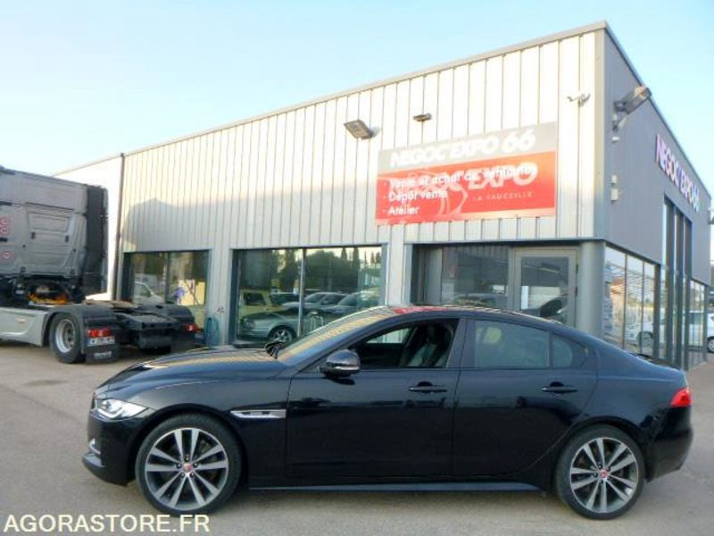 PRIX TTC 0% TVA - JAGUAR XE 2.0 180CV R SPORT AWD - 2016 - 160 000km - Vieglā automašīna: foto 5 PRIX TTC 0% TVA - JAGUAR XE 2.0 180CV R SPORT AWD - 2016 - 160 000km - Vieglā automašīna: foto 5