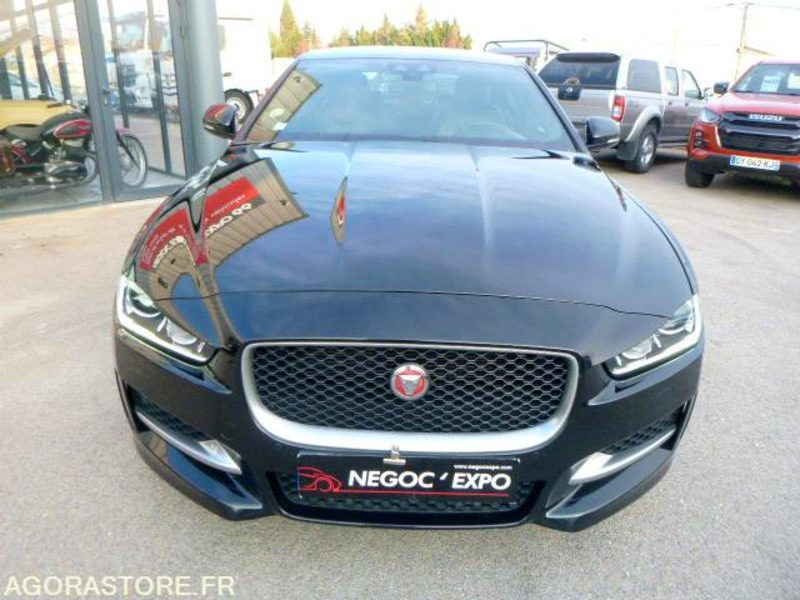 PRIX TTC 0% TVA - JAGUAR XE 2.0 180CV R SPORT AWD - 2016 - 160 000km - Vieglā automašīna: foto 2 PRIX TTC 0% TVA - JAGUAR XE 2.0 180CV R SPORT AWD - 2016 - 160 000km - Vieglā automašīna: foto 2