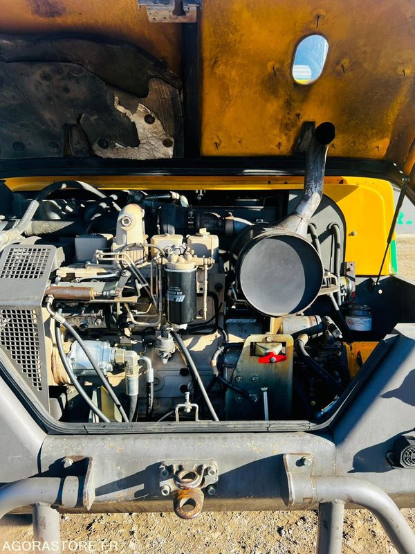 Pelle Mecalac 12MXT - 2004 - 4523 HEURES - Ekskavators: foto 5 Pelle Mecalac 12MXT - 2004 - 4523 HEURES - Ekskavators: foto 5