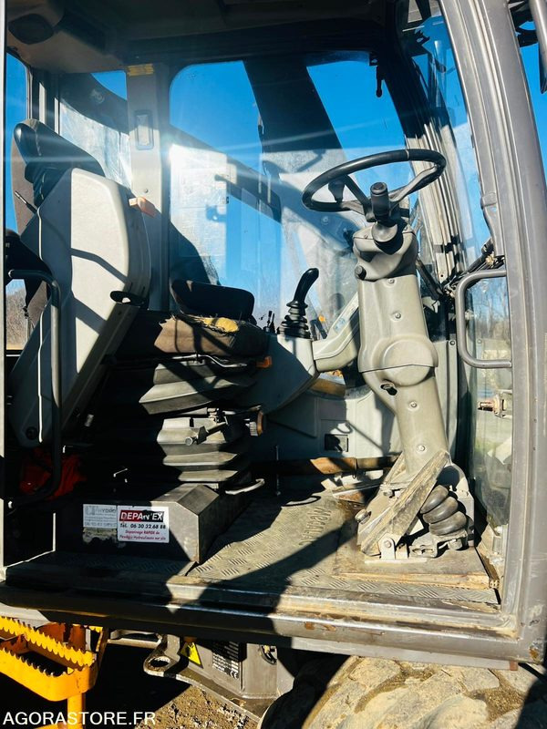 Pelle Mecalac 12MXT - 2004 - 4523 HEURES - Ekskavators: foto 3 Pelle Mecalac 12MXT - 2004 - 4523 HEURES - Ekskavators: foto 3